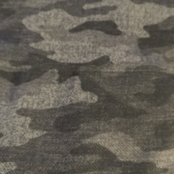 SPANX Look At Me Now Leggings Gray Black Camo sz Medium - Picture 8 of 13